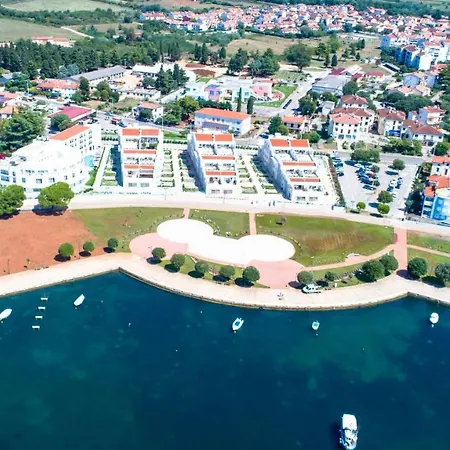 Lägenhet The Garden Palace By Locap Group Umag